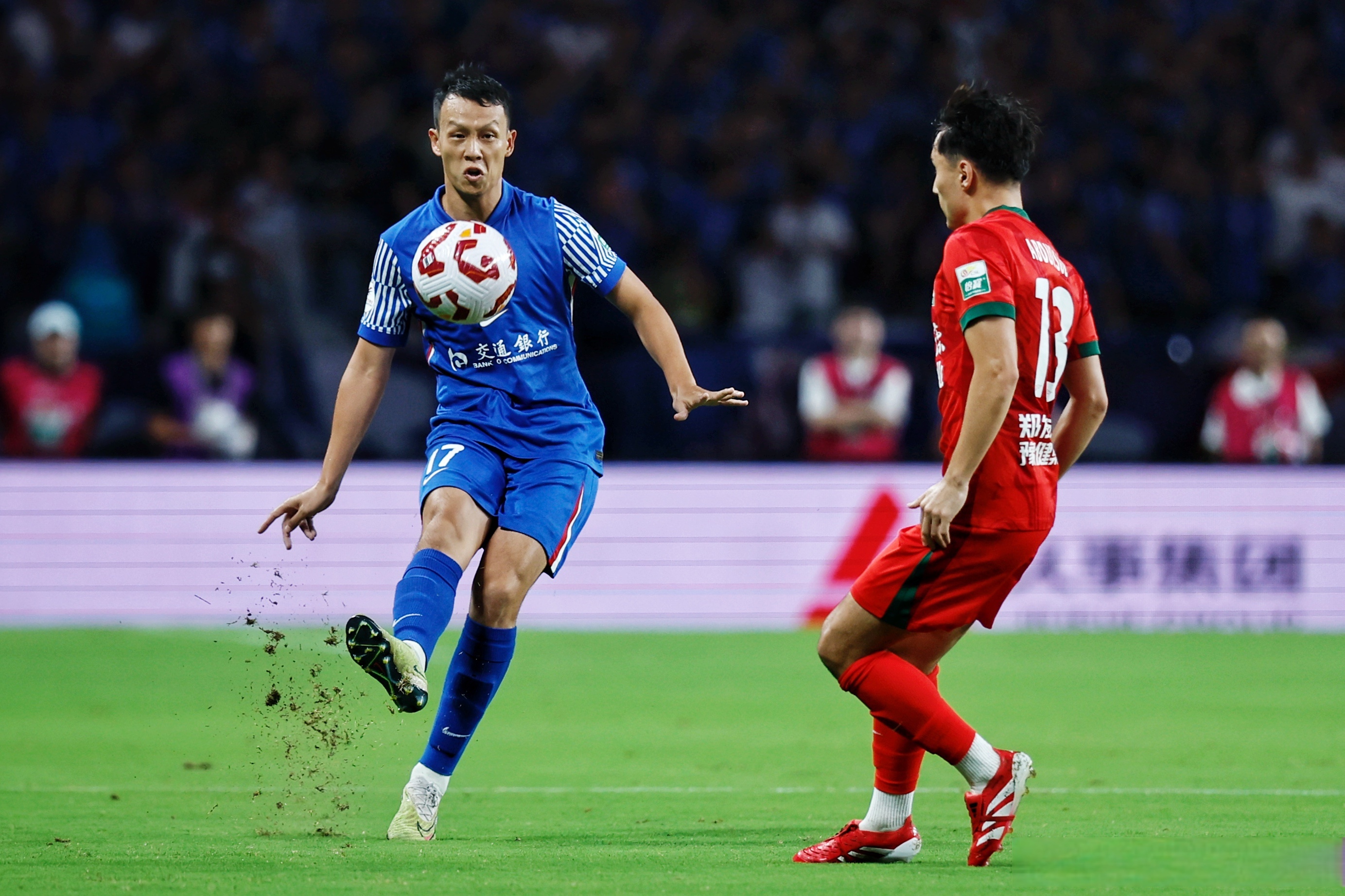 九游棋牌网站 -关于赛地聚焦：中超集结日热度飙升，上海久事外线爆发，震撼外界，更衣室氛围转暖的信息